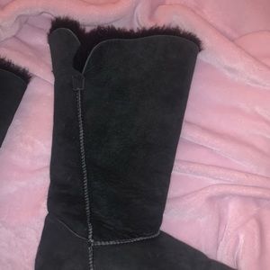 Black Tall Uggs 💋